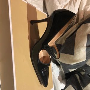 Manolo Blahnik Shoes - Manolo 7.5 shoes - wore 4 times Manolo Blahnik Shoes - Manolo 7.5 shoes - wore 4 times